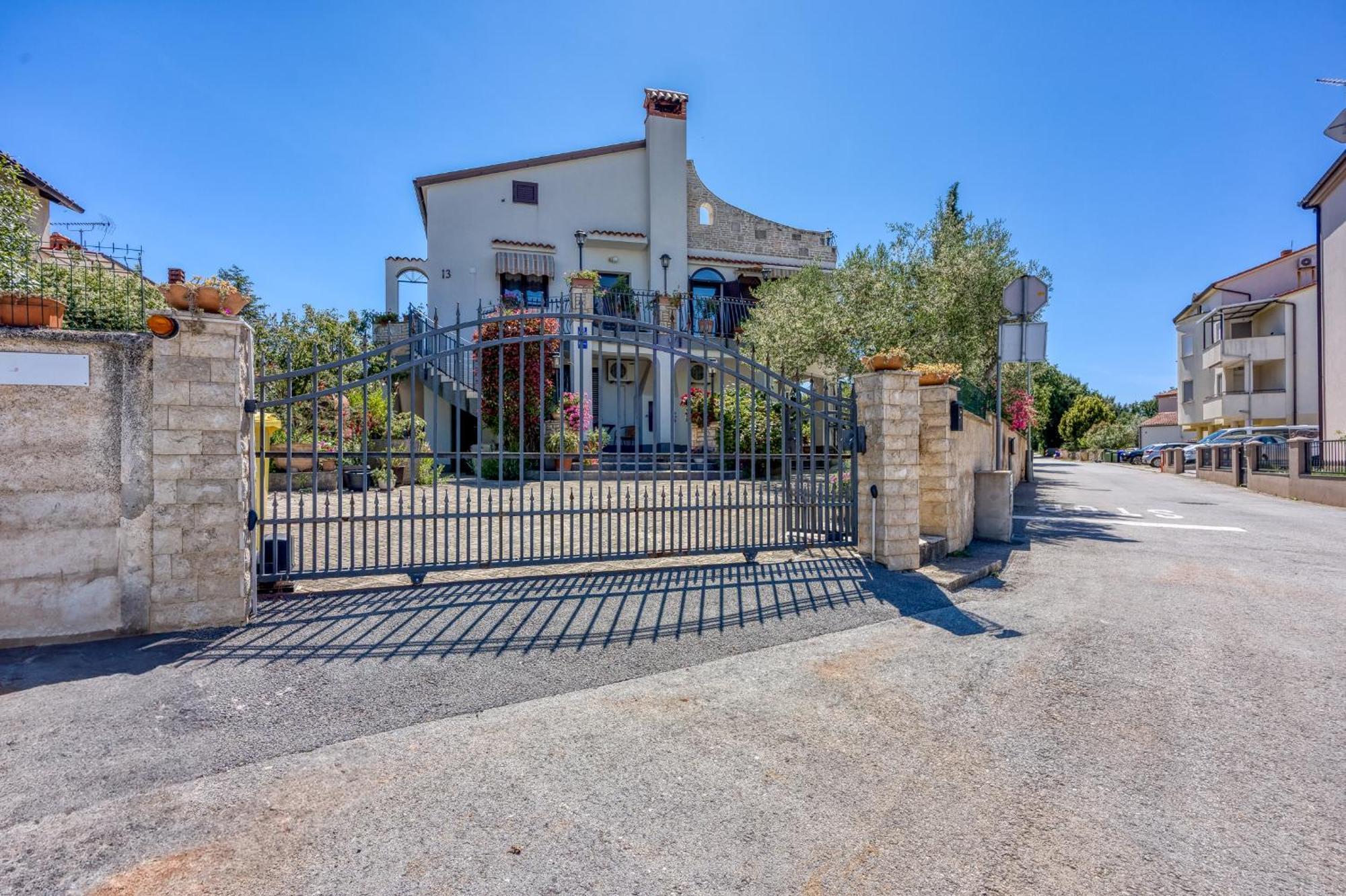 Guest House Jolanda Медулин Экстерьер фото